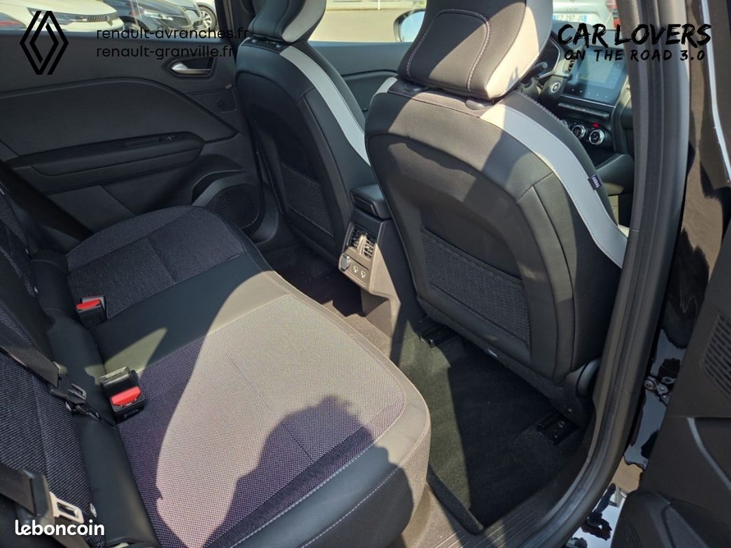 RENAULT Captur TCe 90 Techno (image 18)