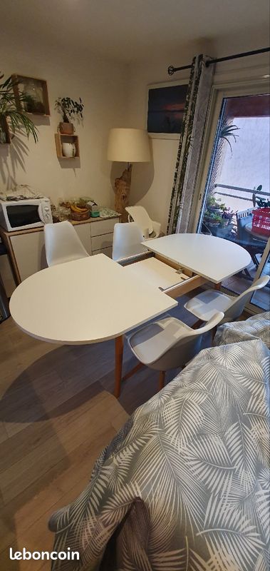 Table de salon et 4 chaises (image 2)