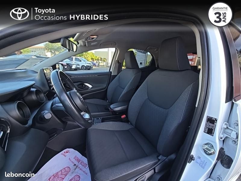 Toyota Yaris 116h Design 5p (image 11)