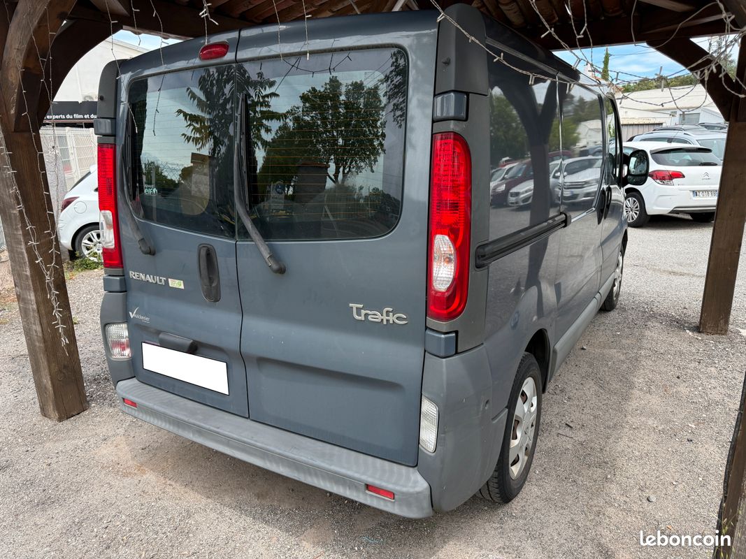 FAIBLE KMS RENAULT Trafic Fg L1H1 2.0 dCi 90 Confort (image 2)