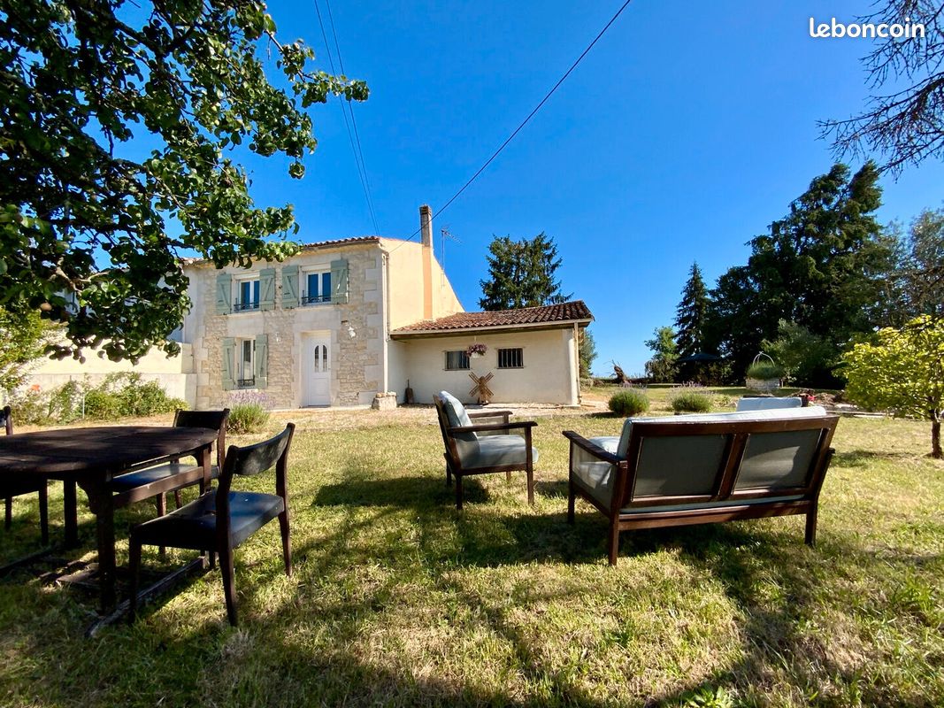 Maison 5 pièces 94 m² · à Saint-Simon-de-Bordes · 94 m² · 147 000 €