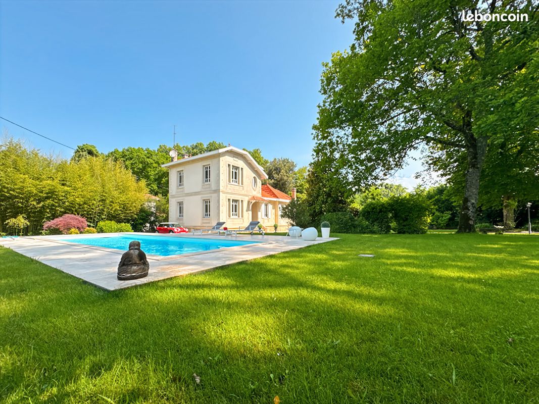 Maison 8 pièces 215 m² · à Gradignan · 215 m² · 1 249 000 €