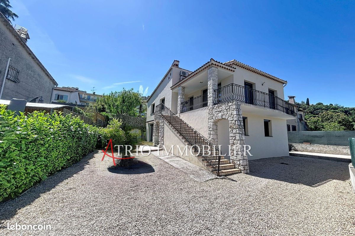 Maison 6 pièces 170 m² · à Cagnes-sur-Mer · 170 m² · 1 050 000 €
