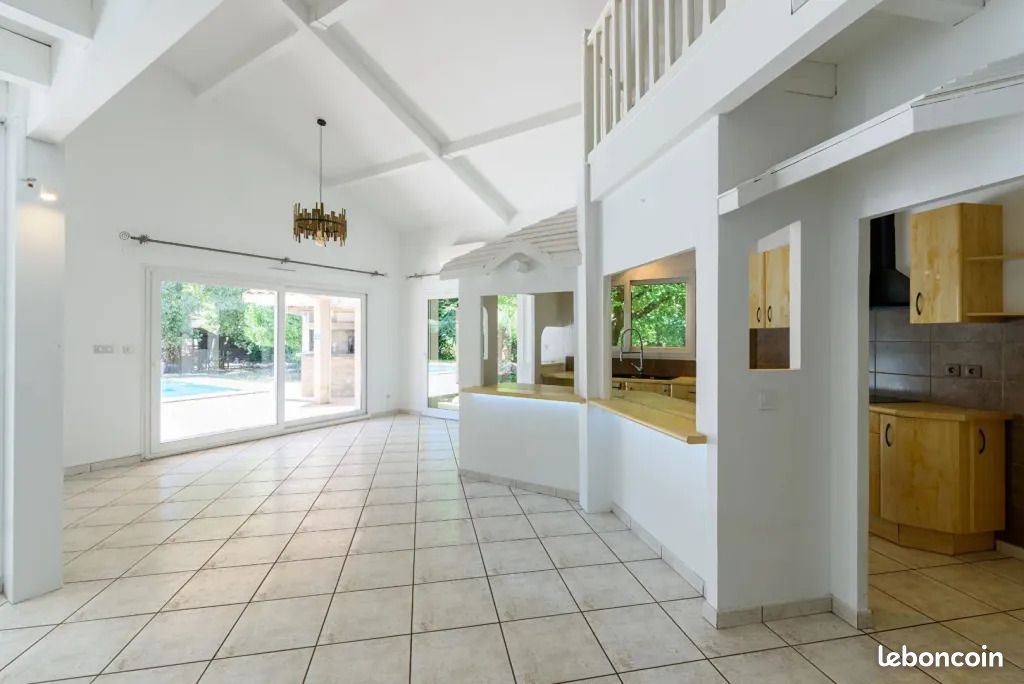 Maison 9 pièces 250 m² · à Mont-de-Marsan · 250 m² · 450 000 €