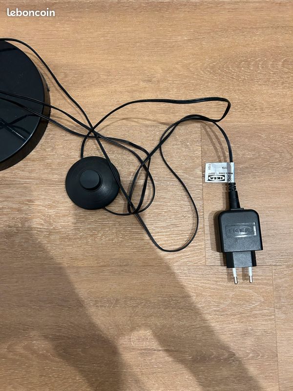 Vend lampe liseuse (image 1)