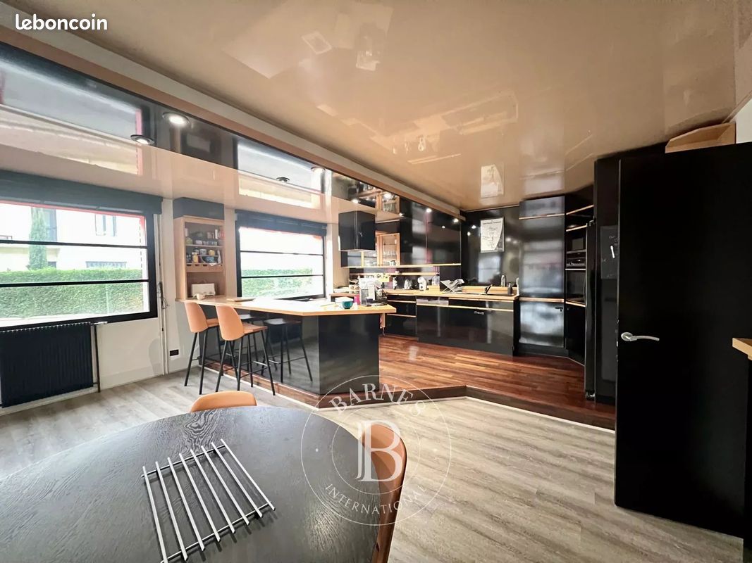 Maison 9 pièces 210 m² (image 3)
