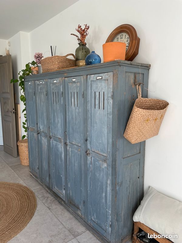 Vestiaire ancien en bois (image 4)