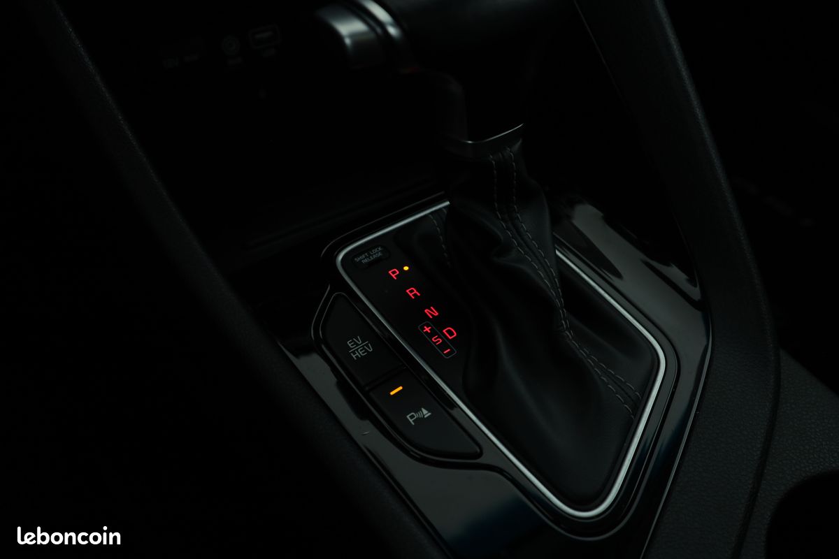 Kia Niro 1.6 GDi Plug-In Hybrid Premium DCT6 141 ch (image 24)