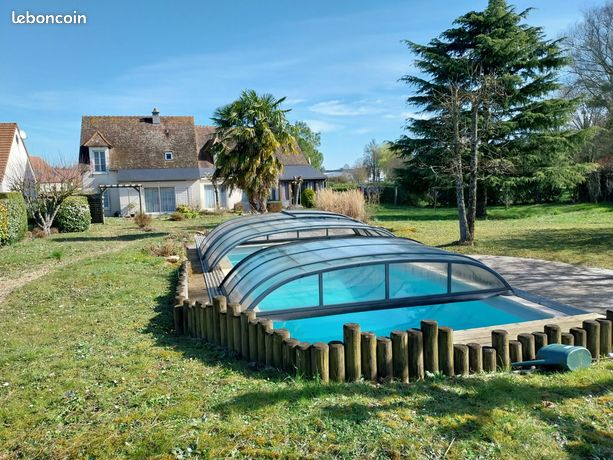 Véretz. Maison traditionnelle de qualité sur un beau terrain de plus de 2100m² avec piscine couverte