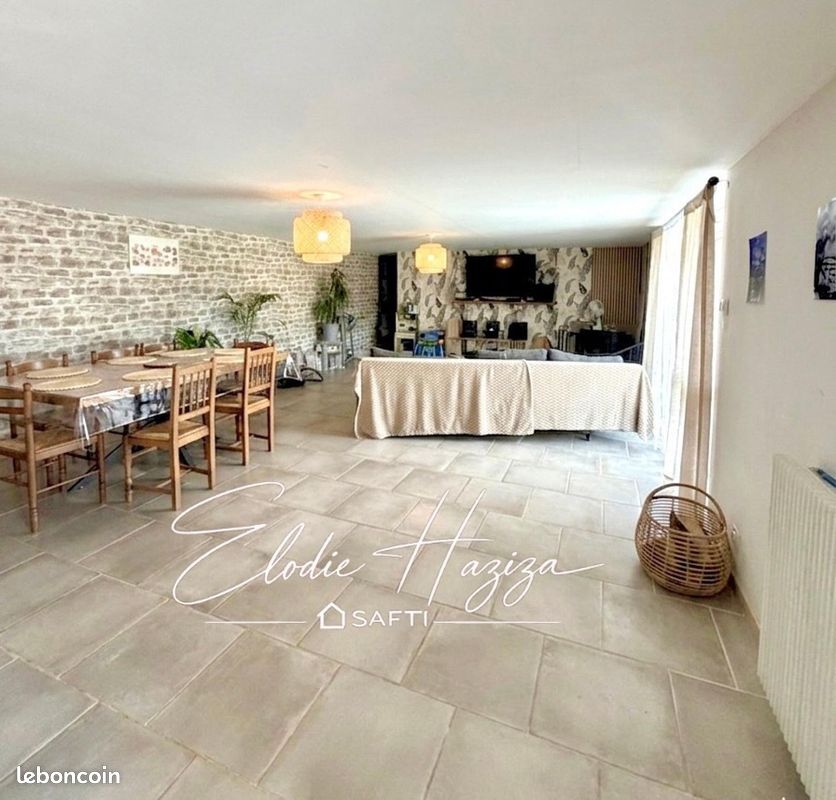 Maison 7 pièces 180 m² · à La Chapelle-Bâton · 180 m² · 205 000 €