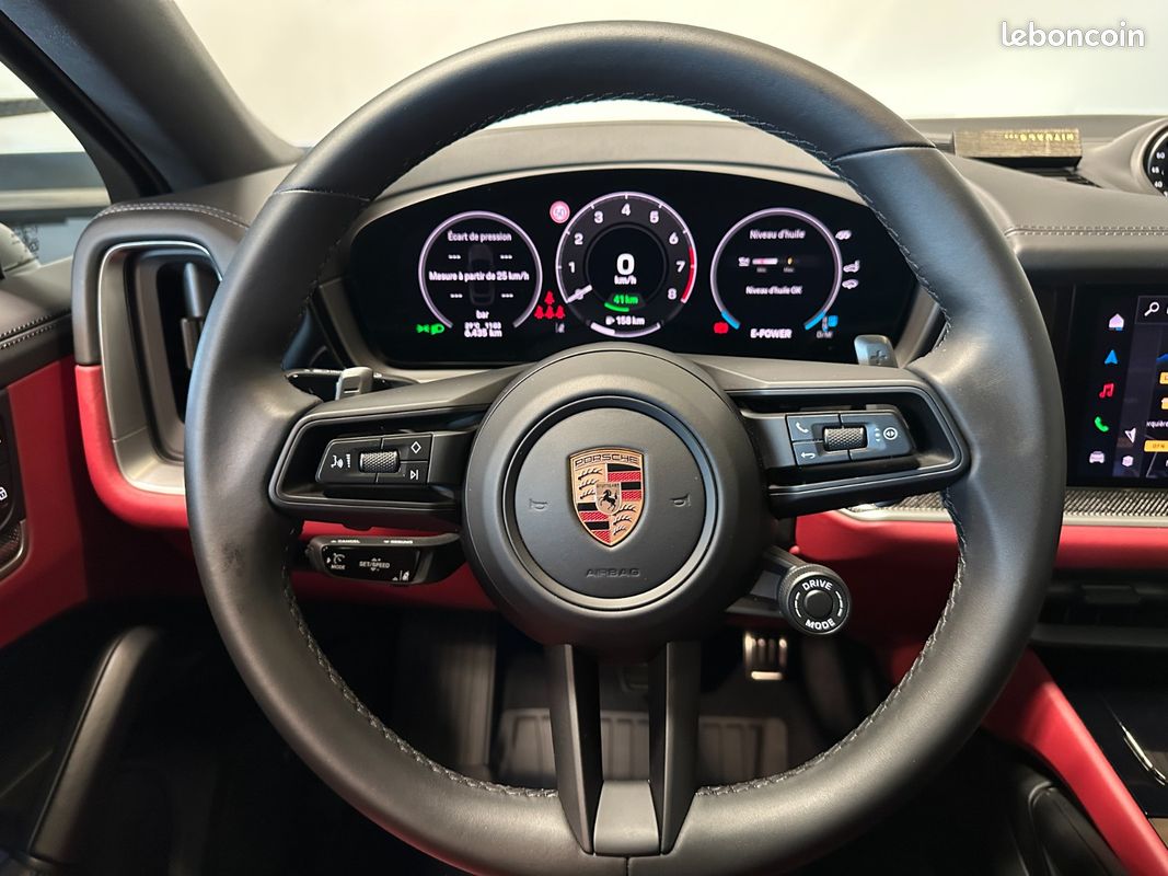 PORSCHE CAYENNE COUPE S E-Hybrid 3.0 V6 520 ch BVA - etat neuf - francais - dispo de suite - 07/2025 - Garantie - Interieu (image 16)