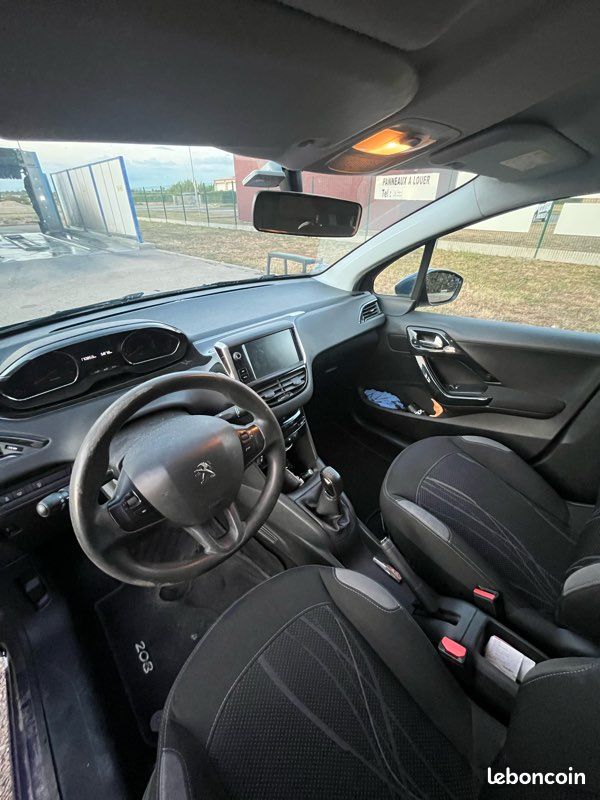 Peugeot 208 1,6L HDI (image 3)