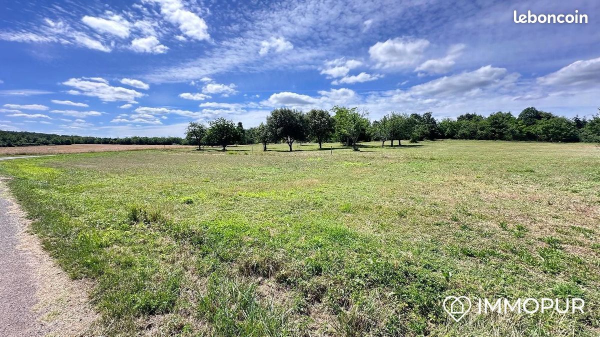 Terrain 1504 m² · à Sainte-Foy-de-Longas · 1 504 m² · 21 500 €