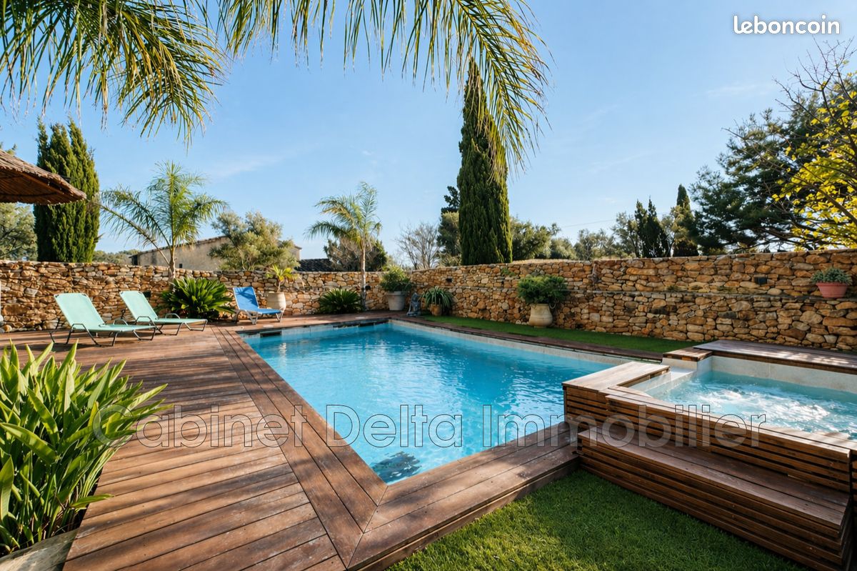Maison 6 pièces 142 m² · à Sanary-sur-Mer · 142 m² · 988 000 €