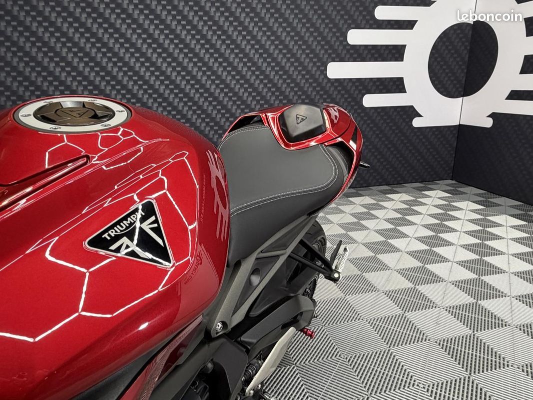 TRIUMPH STREET TRIPLE RS 765 Garantie Triumph 2027 Suivi LED (image 12)