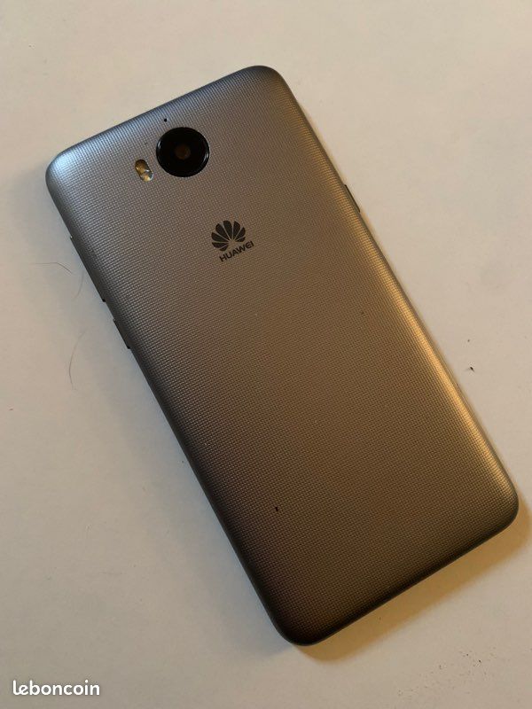 Huawei Y6 (2017) (image 1)