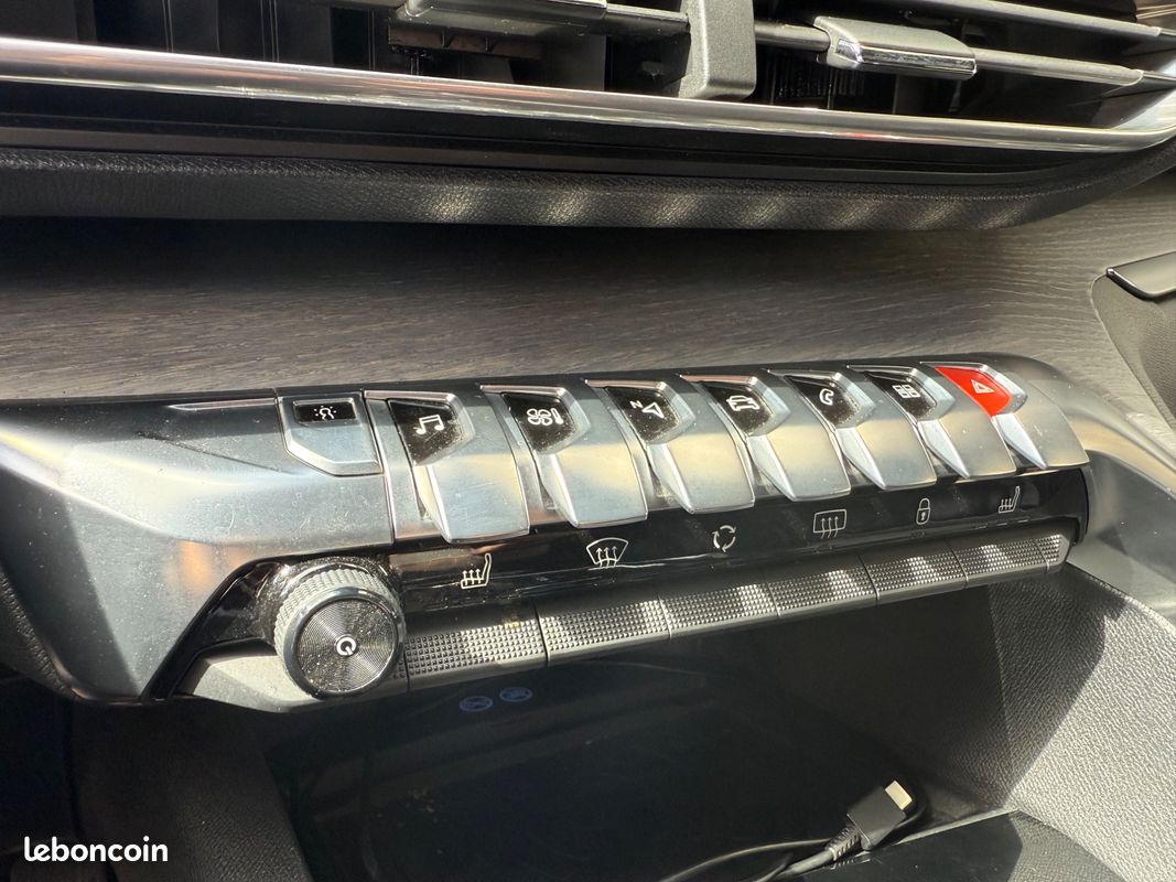 PEUGEOT 3008 2.0 BLUEHDI 180CH GT CAMERA 360 SYSTEME SON FOCAl (image 17)