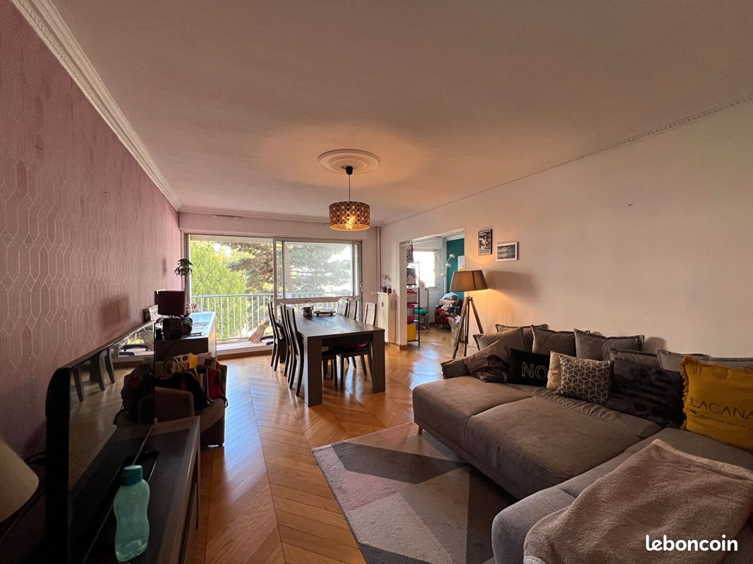 Appartement 3 pièces 84 m² · à Moulins · 84 m² · 680 €