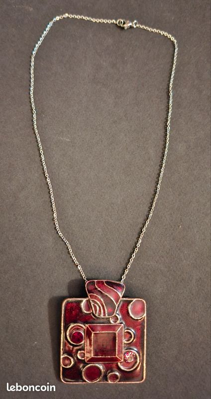 Pendentif artisanal rouge émaillé (image 2)