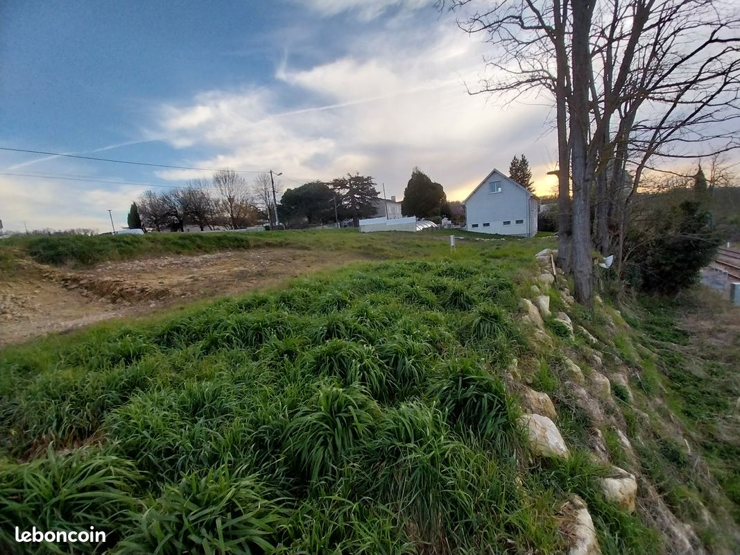 Terrain constructible · à Roullet-Saint-Estèphe · 55 000 €