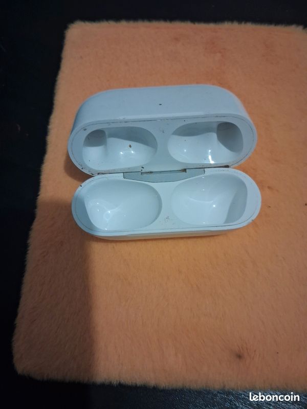 Boîtier airpods vide occasion (image 1)