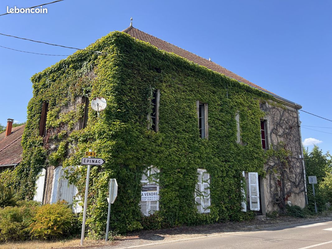 Maison 7 pièces 218 m² · à Épinac · 218 m² · 70 000 €
