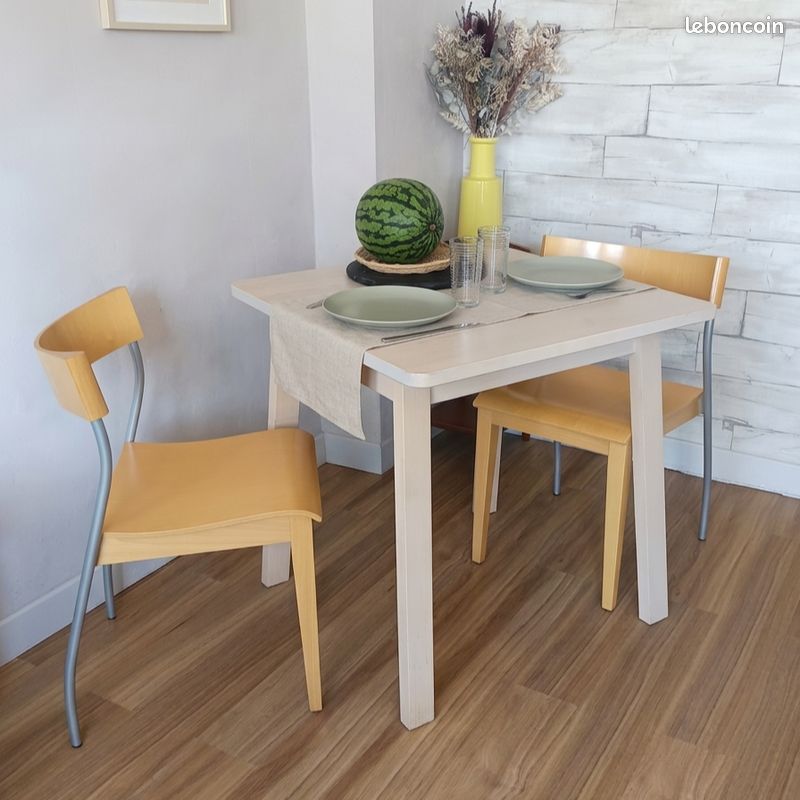 Coin repas IKEA 1 table NORRAKER + 2 chaises NORDISK