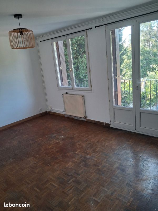 Appartement 3 pièces 55 m² · à Rueil-Malmaison · 55 m² · 900 €