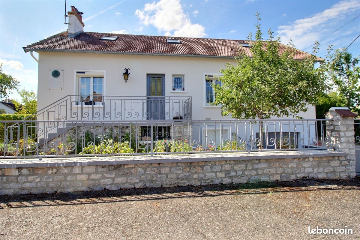 Maison 6 pièces 109 m² · à Angerville · 109 m² · 240 000 €