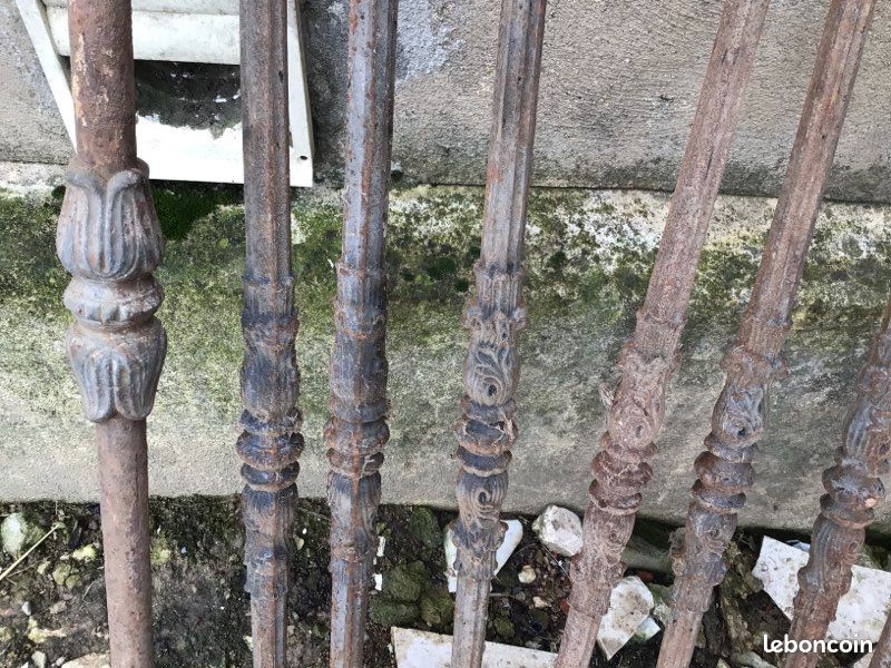 Rare Barreaux d escalier et rare / main courante le tout en fonte (image 1)