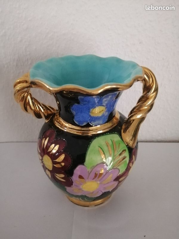 Vase Vallauris vintage à décors floraux multicolore (image 1)