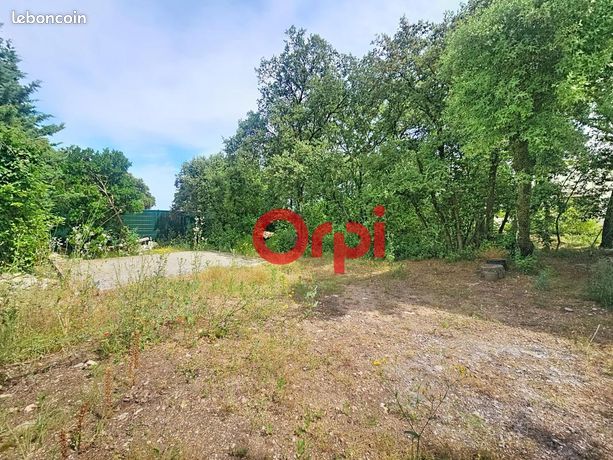 Terrain 400 m² Junas
