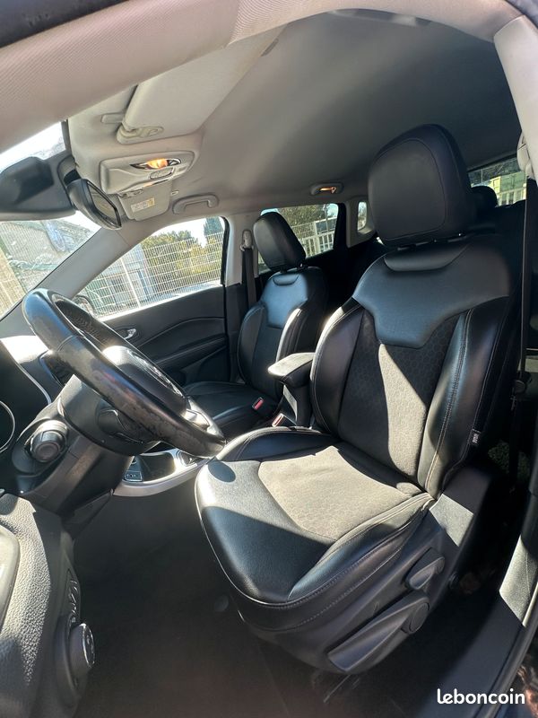 Jeep Compass 1.4L Turbo 140ch Longitude Première Main (image 10)
