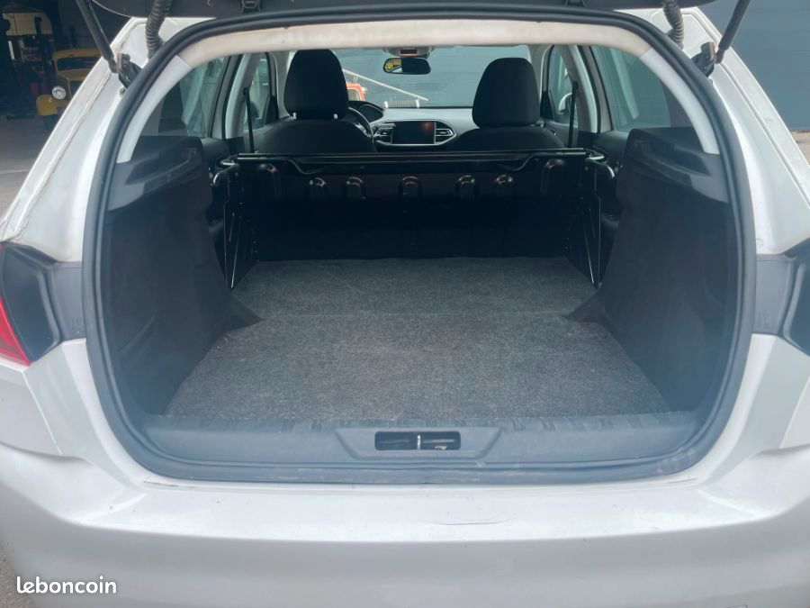Peugeot 308 AFFAIRE 1.6 BLUE HDi 100 ch (image 8)