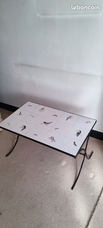 Table vintage carreaux motif oiseaux (image 1)