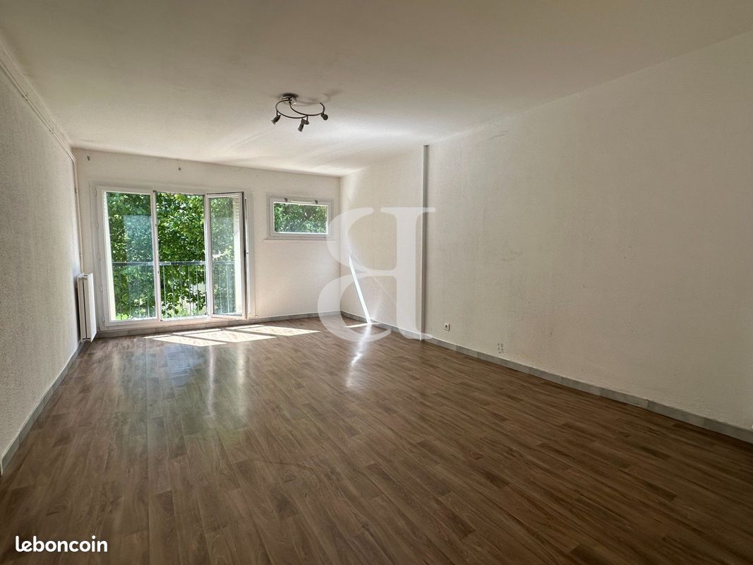 Appartement 5 pièces 103 m² · à L'Isle-sur-la-Sorgue · 103 m² · 185 000 €