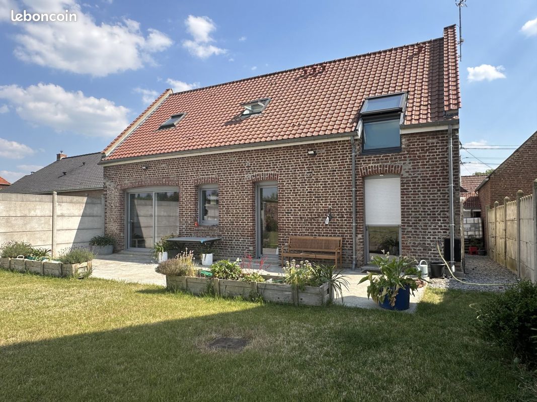Maison 4 pièces 127 m² · à Quéant · 127 m² · 908 €