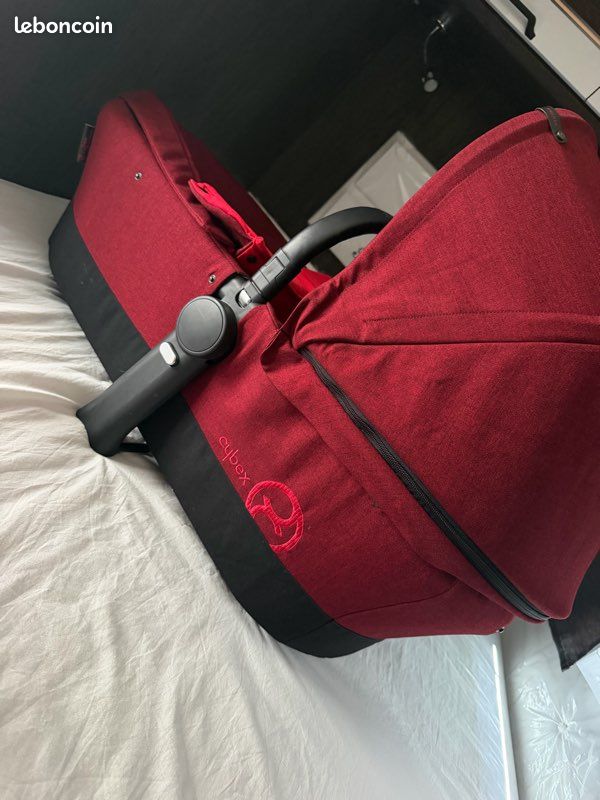 Nacelle Cybex Priam rouge corail (image 1)