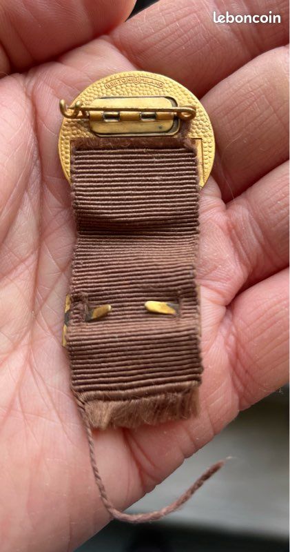 RARE ANCIENNE MEDAILLE militaire armoiries Avignon Marine a identifier