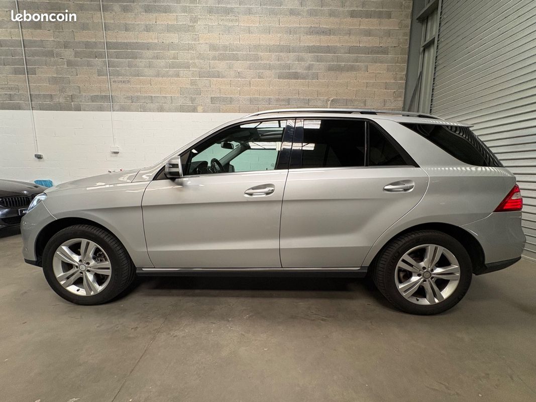 Mercedes ML 250 CDI 7G-DCT / ENTRETIEN MERCEDES / TOIT OUVRANT PANO / ATTELAGE / SIEGES AV ELEC & CHAUFFANTS (image 10)
