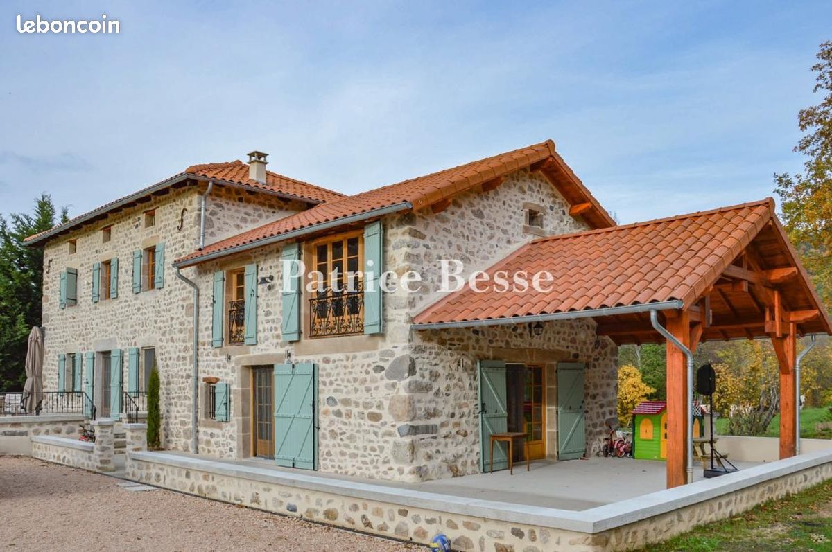 Maison 8 pièces 180 m² · à Le Puy-en-Velay · 180 m² · 460 000 €