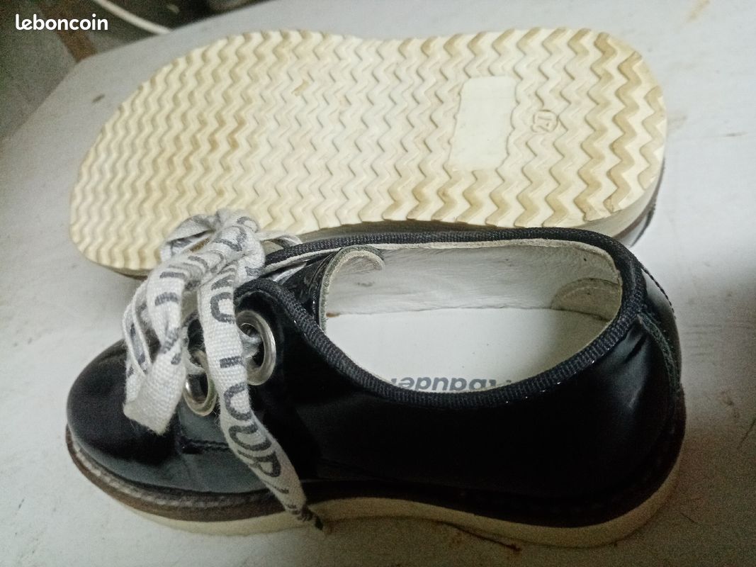Chaussures neuves basses vernies a lacets filles Verbaudet taille 27 (image 3)