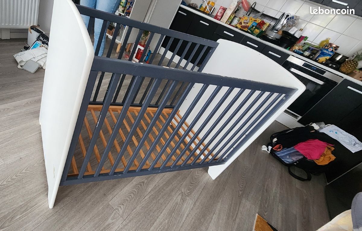 Lit bébé et Commode / table à langer Sauton - Mobilier enfant