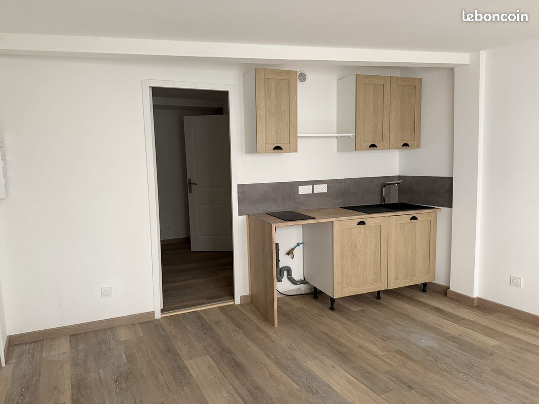 Appartement 2 pièces 27 m² · à Rochefort-Montagne · 27 m² · 500 €/mois