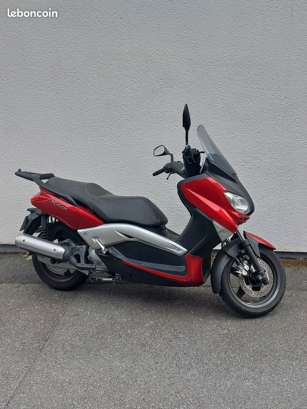 Yamaha Xmax YP125R Motos