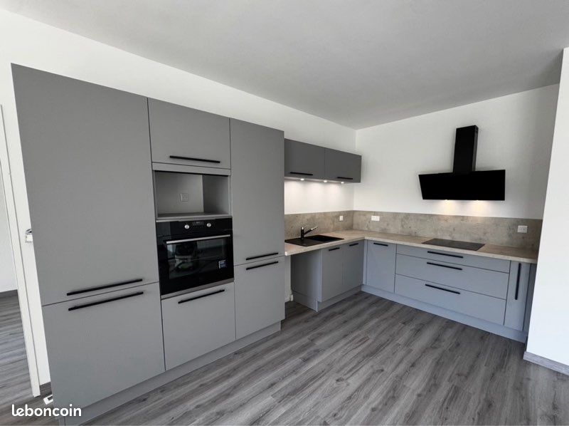 Appartement 4 pièces 100 m² · à Clermont-Ferrand · 100 m² · 1 220 €