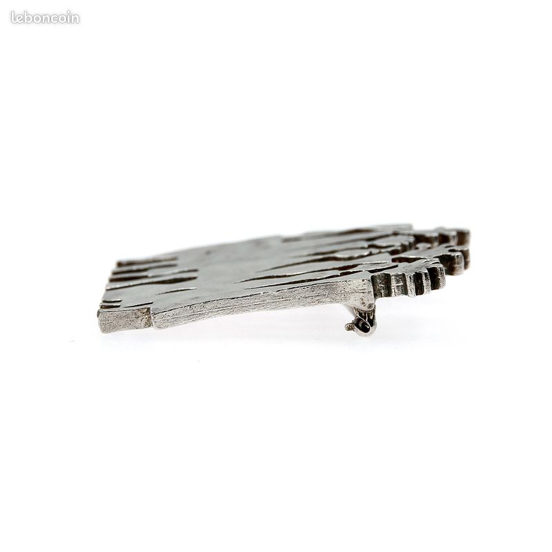 Broche Carrée Biche De Bère En Métal Argenté - Édition Limitée Numérotée, D'occasion