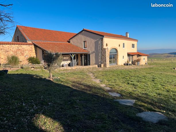 Corps de ferme avec dépendances