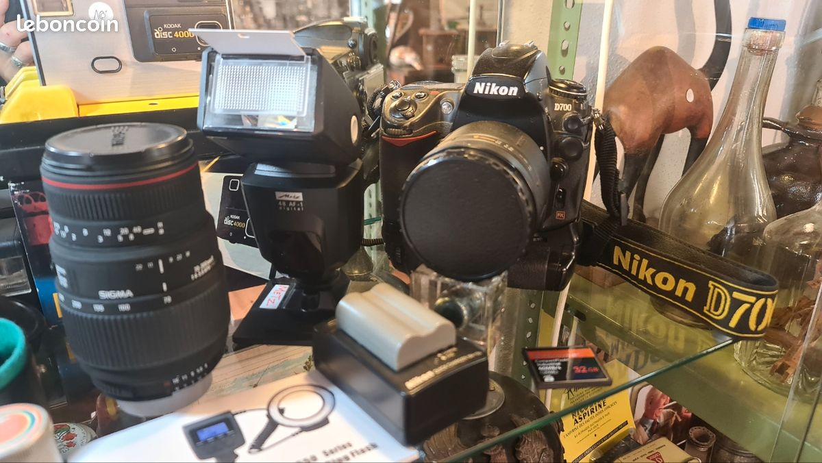 Nikon D700 et nombreux accessoires (image 1)