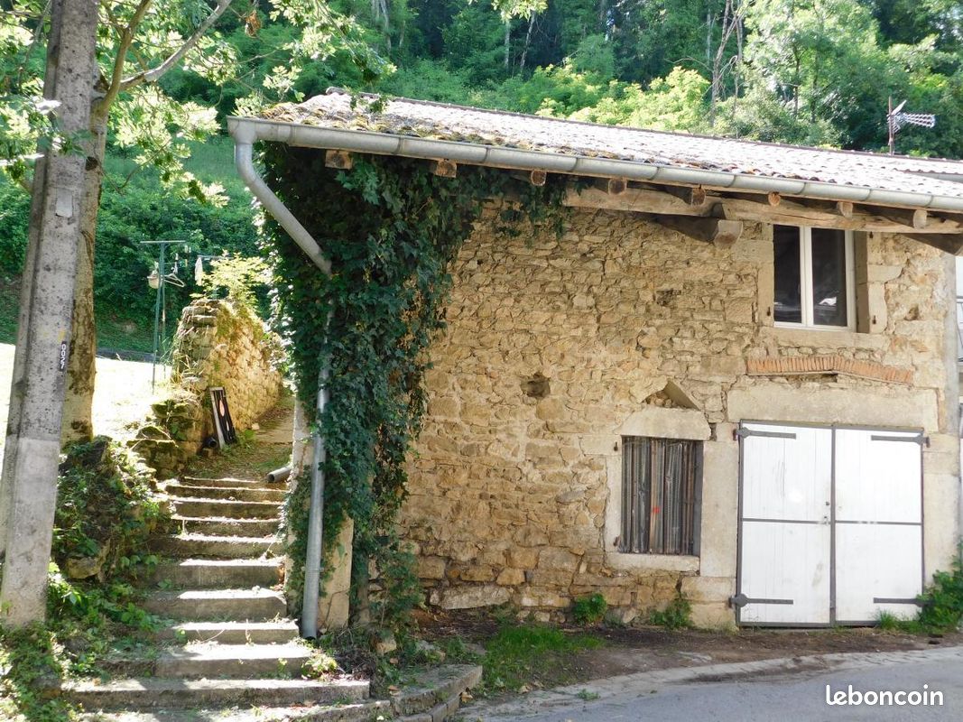 Maison 110 m² · à Neuville-sur-Ain · 110 m² · 110 000 €